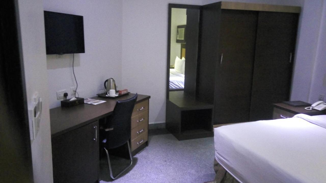 Immaculate Royal Int'L Hotel Owerri Exterior foto